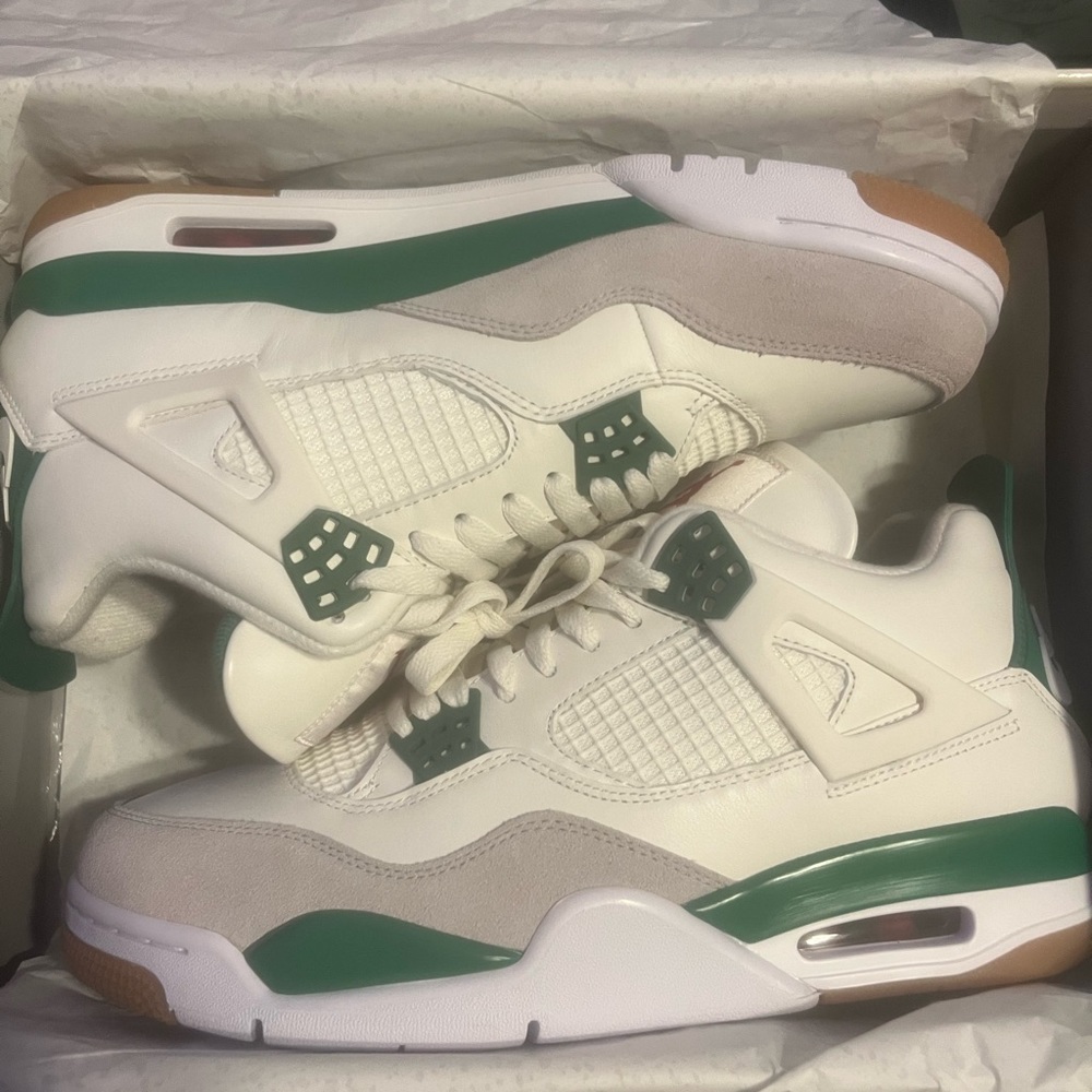 Jordan 4 Pine Green 2023